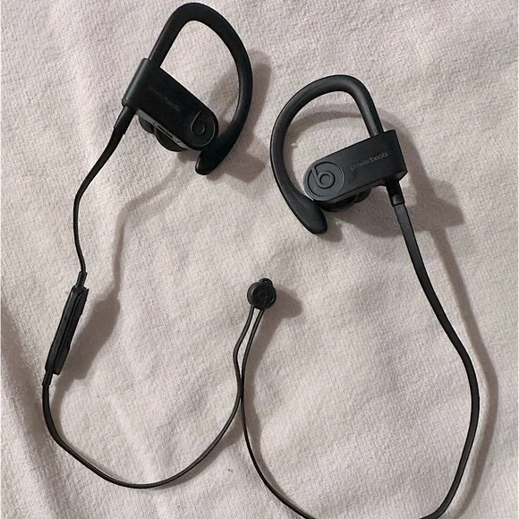 Gently used - Black Powerbeats3 (Beats by Dr Dre) - Picture 1 of 7